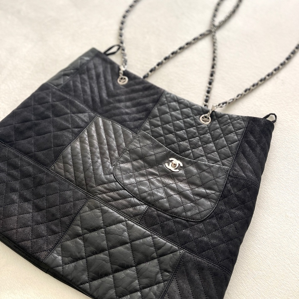 Chanel Black Quilted CC  Women's skirt collectible piece rare sz 36